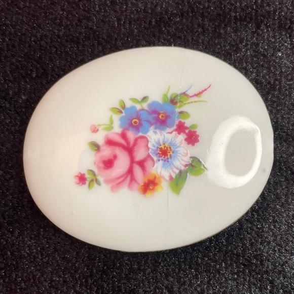 Vintage Small Floral Trinket Box on 3 Legs Made in Japan - Picture 6 of 11